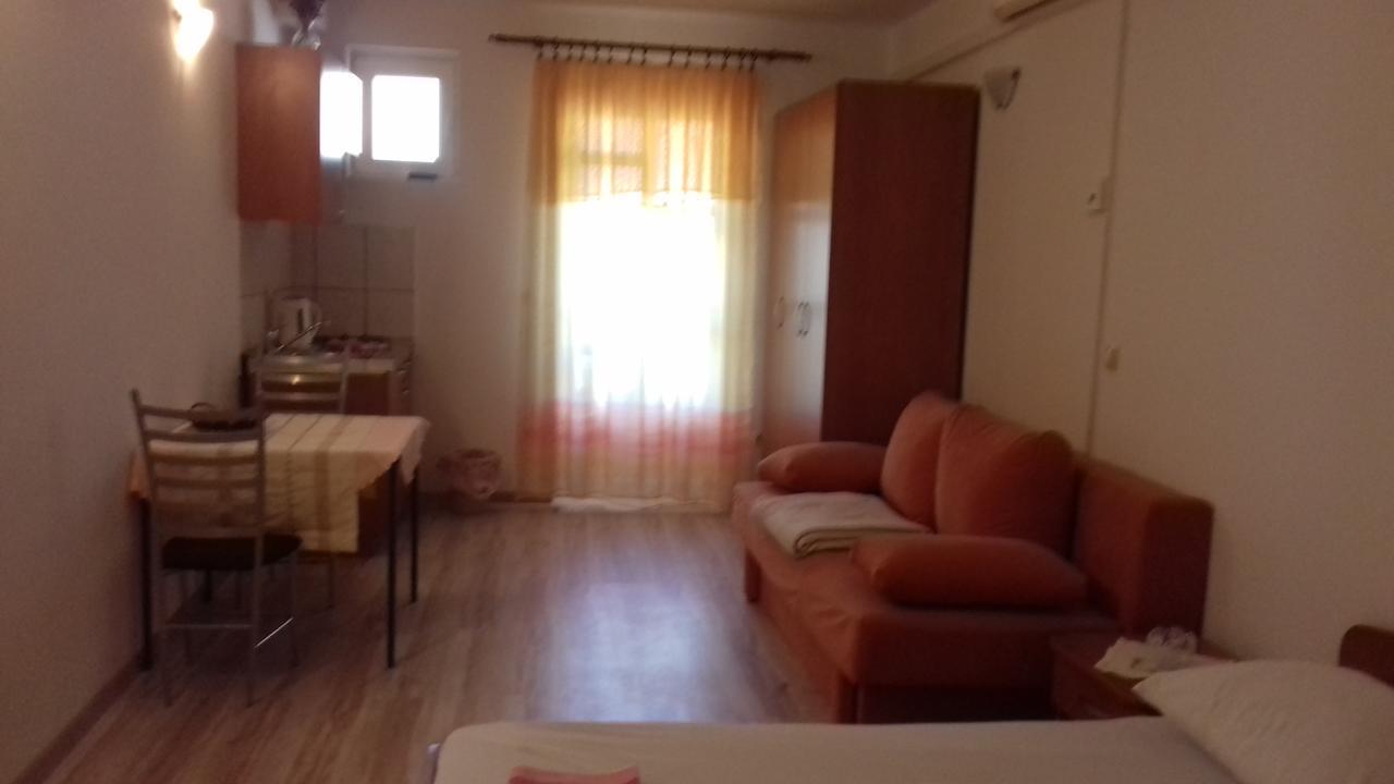 Apartment Perica Оміш Екстер'єр фото